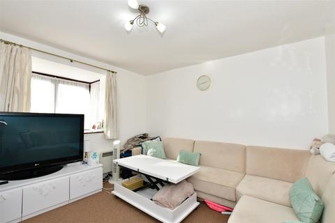 16 Rushdon Close, Romford, RM1 2RE
