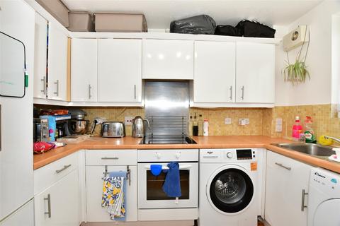 16 Rushdon Close, Romford, RM1 2RE