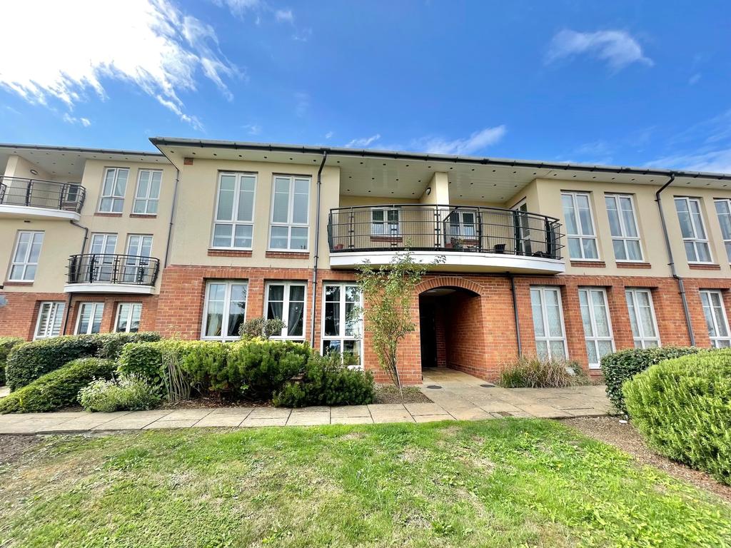 Fort Road, Newhaven BN9 2 bed flat for sale £250,000