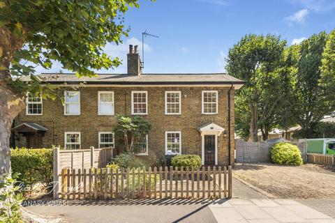 28 Thermopylae Gate, London, E14 3AX