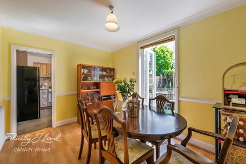 28 Thermopylae Gate, London, E14 3AX
