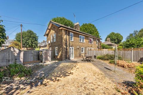 28 Thermopylae Gate, London, E14 3AX
