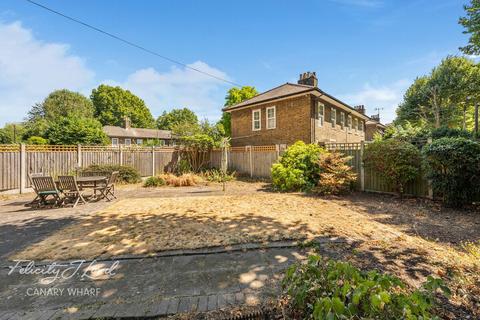 28 Thermopylae Gate, London, E14 3AX