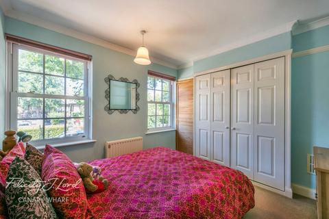 28 Thermopylae Gate, London, E14 3AX