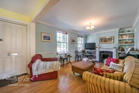 28 Thermopylae Gate, London, E14 3AX