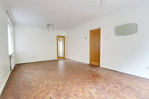 3 bedroom semi-detached house for sale - Bellamy Close, Ickenham, UB10