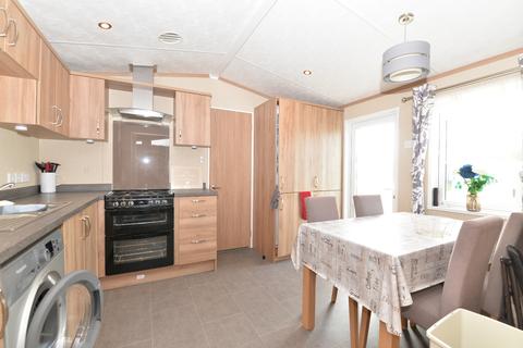 2 bedroom mobile home for sale - Barton on Sea,New Milton,BH25 7RE