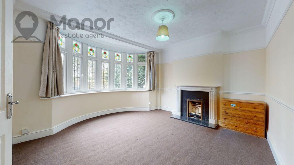 Longbridge Road, Barking, IG11 8SL 2 bed flat £1,450 pcm (£335 pw)