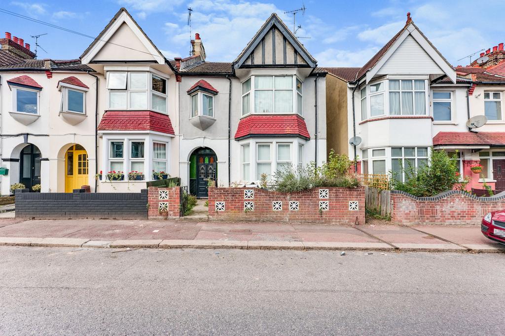 Westbourne Grove, Westcliffonsea, SS0 1 bed flat £900 pcm (£208 pw)