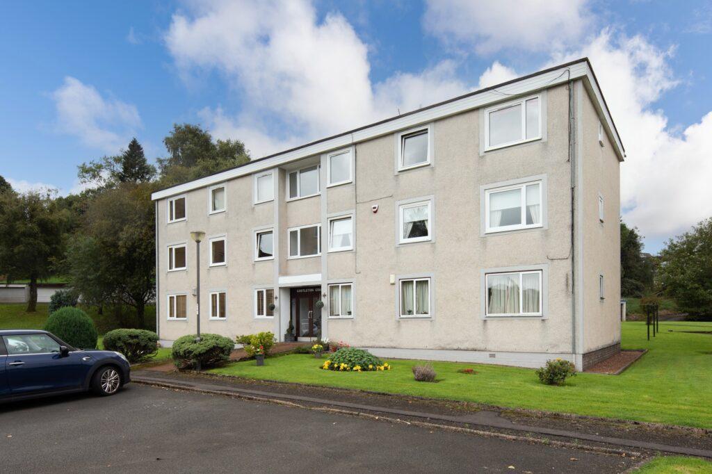 Castleton Court, Castleton Drive, Newton Mearns 2 bed flat for sale £