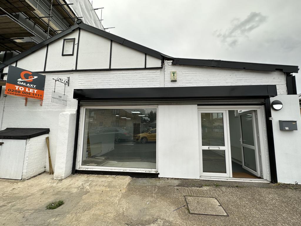 Norwood Green, Southall, Greater London, UB2 Property to rent £2,700