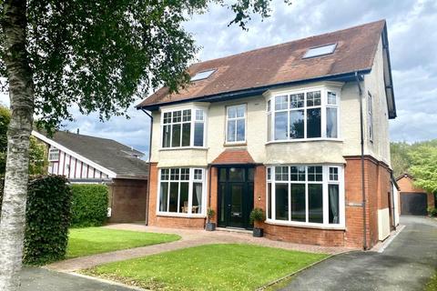 Tudor House Broadway, Llandrindod Wells, LD1 5HT