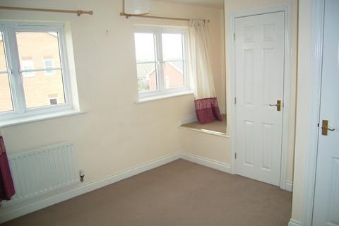 3 bedroom terraced house to rent, Watling Close, Bracebridge Heath, LN4