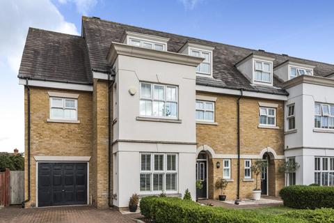 22 Deveraux Close, Beckenham, BR3 3GW
