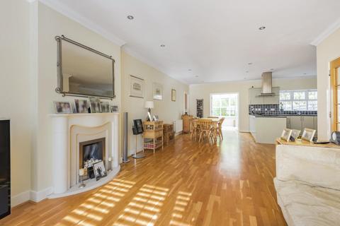 22 Deveraux Close, Beckenham, BR3 3GW