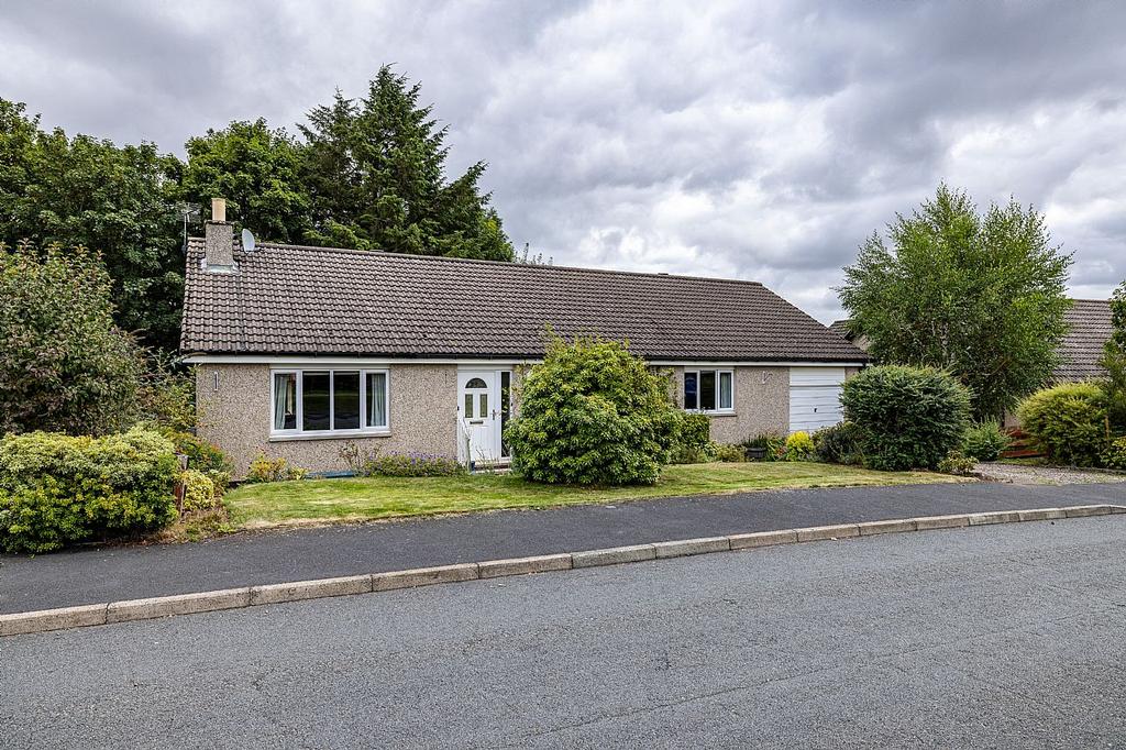 73 Brownsmuir Park, Lauder TD2 6QD 3 bed detached bungalow £300,000