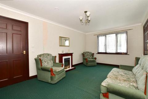 1 bedroom ground floor flat for sale - Wickford Avenue, Basildon, Essex