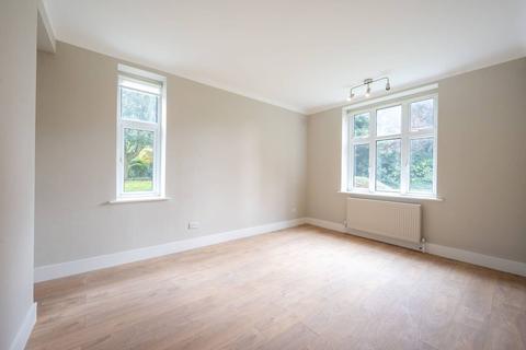 4 bedroom flat to rent - Putney Hill, Putney Heath, London, SW15