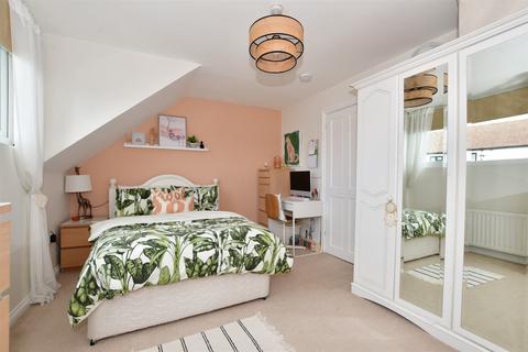 19 Everest Lane, Rochester, ME2 3XA