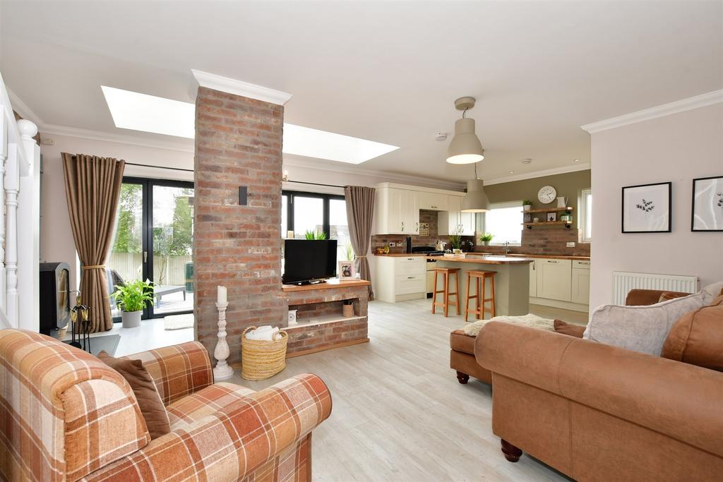 Lounge/Kitchen