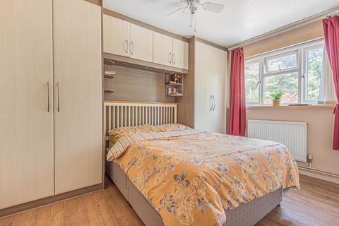 37 Liddell Way, Ascot, SL5 9UT