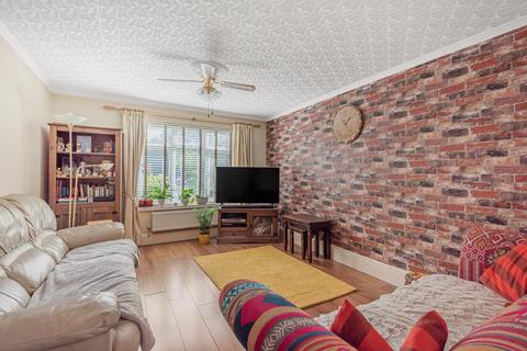 37 Liddell Way, Ascot, SL5 9UT