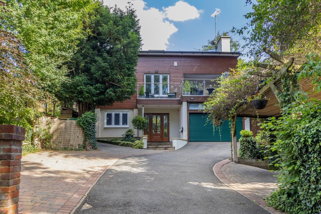 Homefield Road, Chorleywood, WD3 5 bed detached house £1,750,000