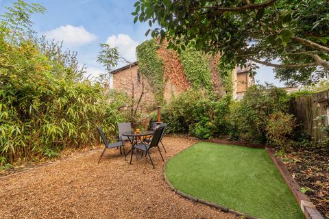 9a Thorncombe Road, London, SE22 8PX