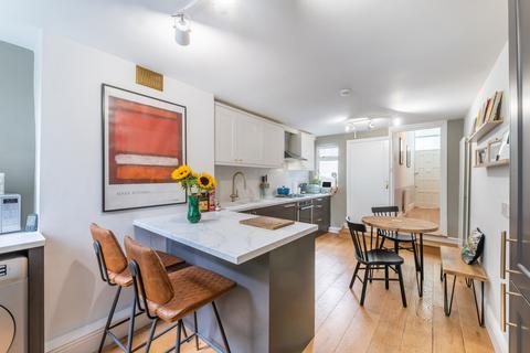 9a Thorncombe Road, London, SE22 8PX