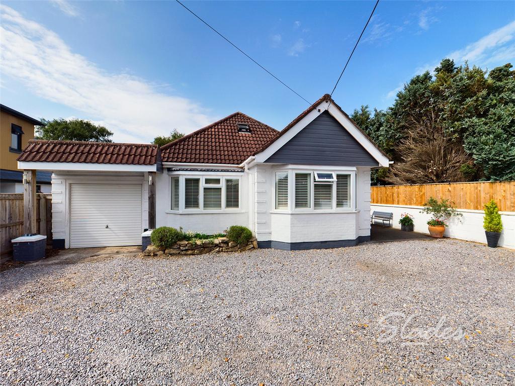 The Grove, Christchurch, Dorset, BH23 3 bed bungalow £670,000