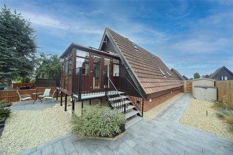 1 bedroom detached house to rent, Nightingale, Isleham Marina, Ely, Cambridgeshire, CB7