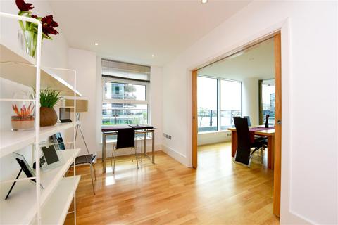 3 bedroom apartment for sale - Ensign House, Juniper Drive, Battersea