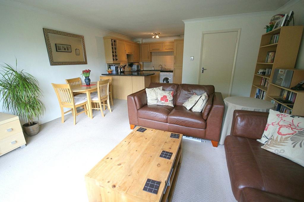 Crossways Court, Osborne Road, Windsor, Berkshire, SL4 2 bed apartment