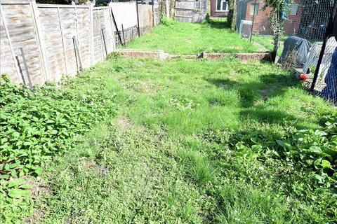 34 Hounslow Road, Hanworth, Feltham, TW13 6QH