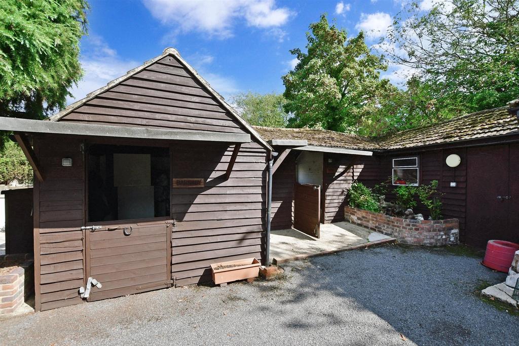 Workshop/Outbuildings