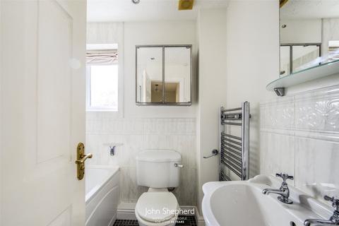 7 Finmere Way, Shirley, Solihull, B90 3SS