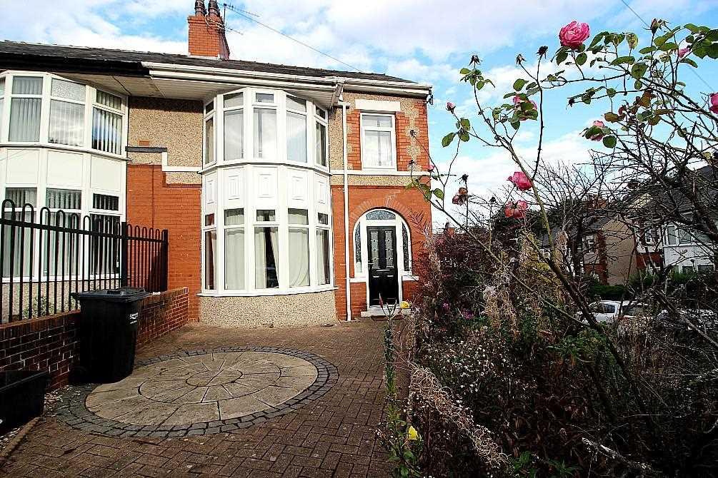 Rothwell Drive, Savile Park, Halifax 4 bed semidetached house £235,000