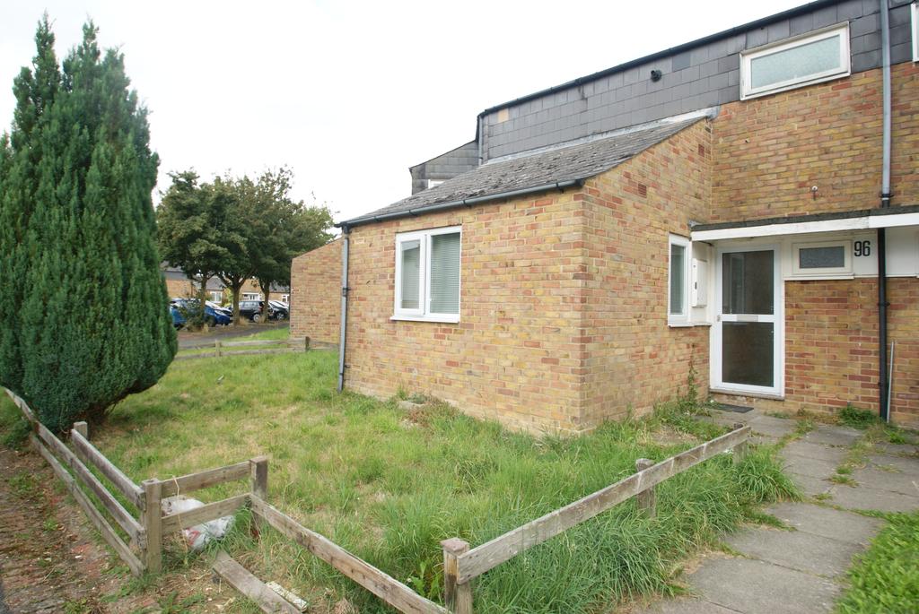 Genoa Court, Roman Way, Andover, SP10 1 bed in a house share £500 pcm (£115 pw)