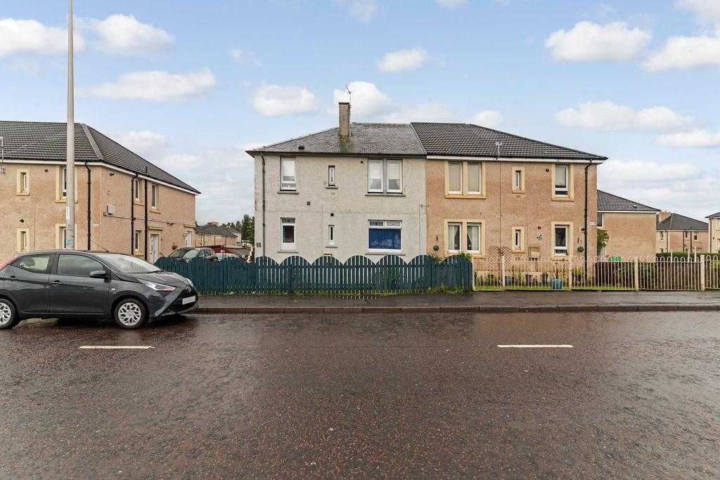 Motherwell Road, Bellshill 2 bed flat £65,000