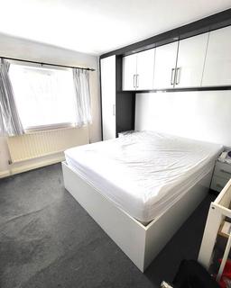 2 bedroom apartment to rent, Northcote House, Larch Crescent, Hayes, UB4