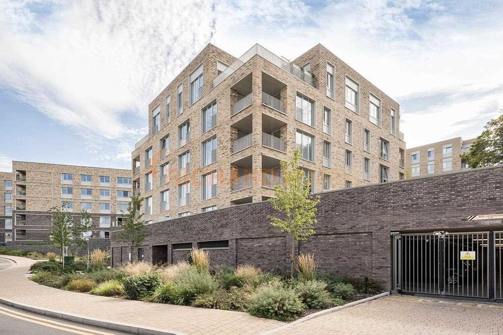 Cornforth Lane, Mill Hill 3 bed apartment £3,500 pcm (£808 pw)