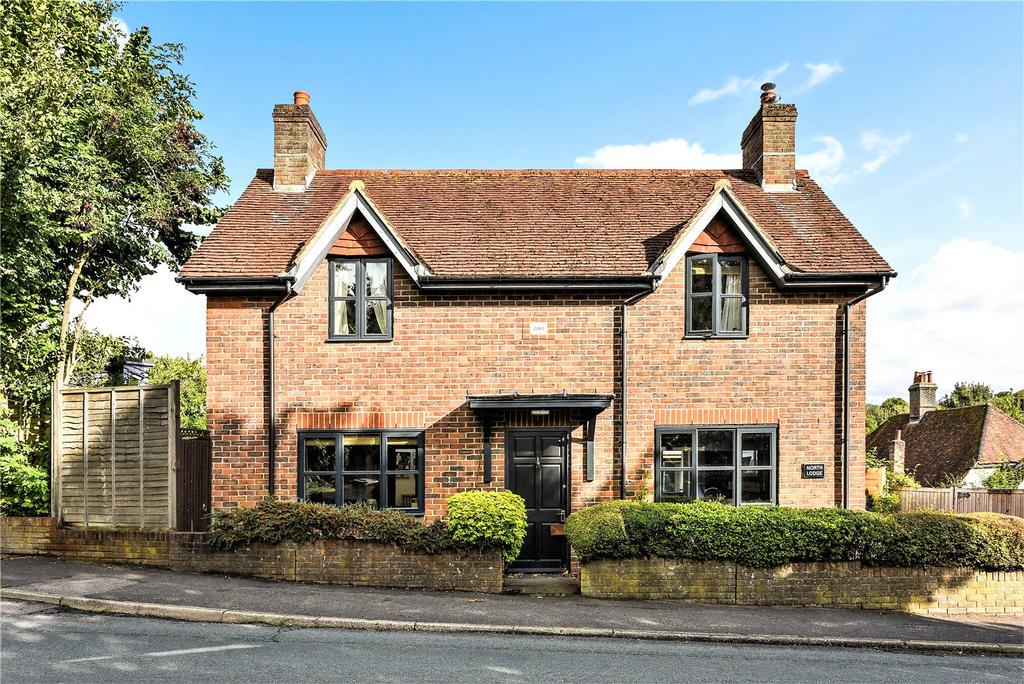 West Meon, Petersfield, Hampshire 2 bed link detached house for sale