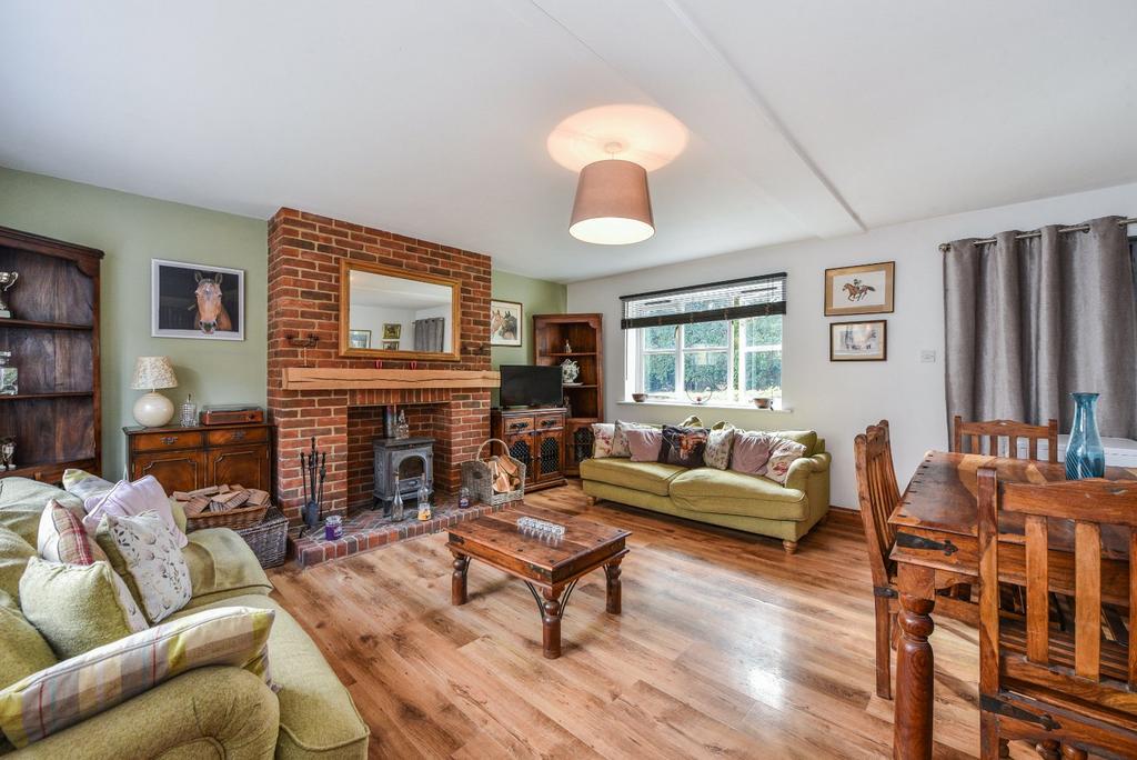 West Meon, Petersfield, Hampshire 2 bed link detached house for sale