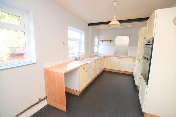 Breakfast/kitchen