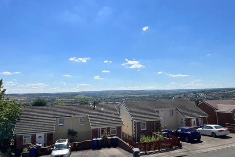 17 Austwick Close, Mapplewell, Barnsley, S75 5QF