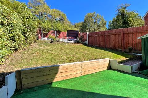 17 Austwick Close, Mapplewell, Barnsley, S75 5QF