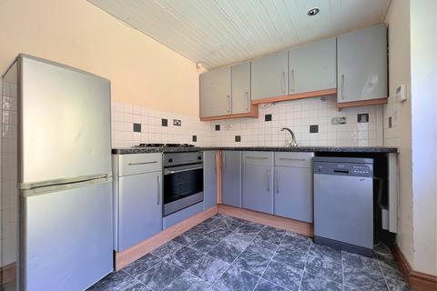 17 Austwick Close, Mapplewell, Barnsley, S75 5QF