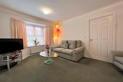 63 Brettas Park, Monk Bretton, Barnsley, S71 1XU