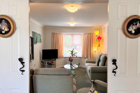63 Brettas Park, Monk Bretton, Barnsley, S71 1XU