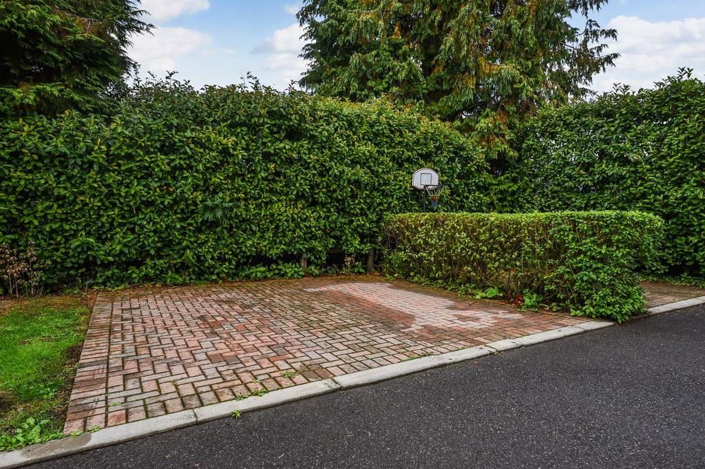 Minden Place, Four Marks, Alton 4 bed semidetached house £450,000